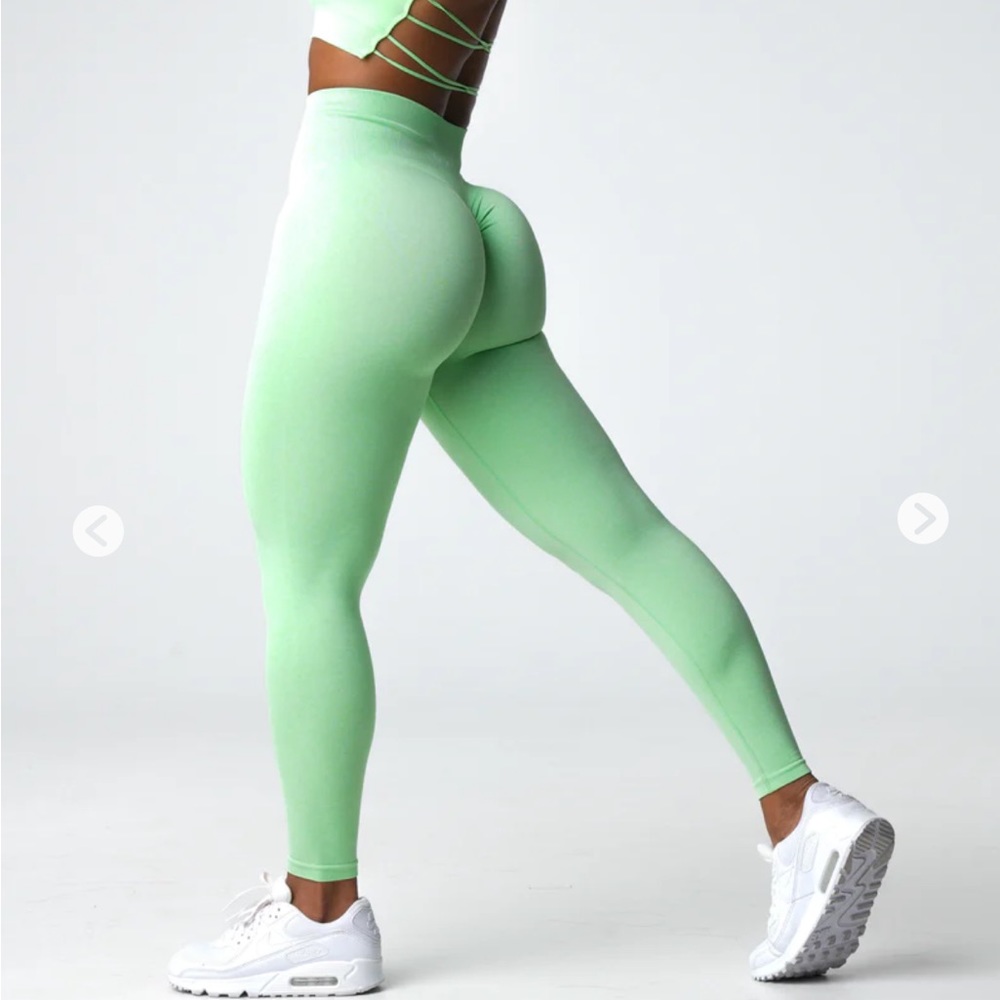 NVGTN Pistachio scrunch seamless leggings